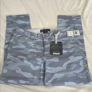Democracy “nwt” Stretch Blue Camo Ankle Jeans Sz: 8